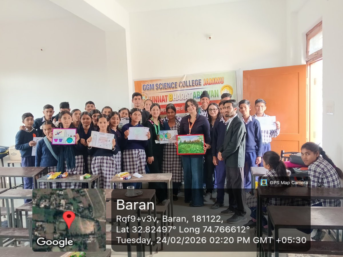 Ku53684851Rahul's tweet image. Unnat Bharat Abhiyan activities held at school: Poster Making &amp;amp; Environmental Awareness Lecture to inspire students for a cleaner and greener future. Young minds learned the importance of protecting nature. #UnnatBharatAbhiyan #EnvironmentalAwareness #PosterMaking
 @unnatbharat