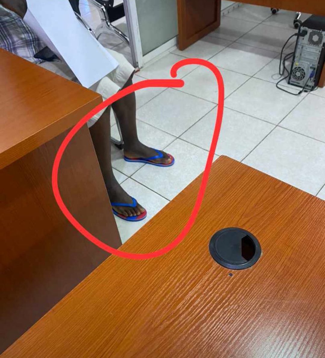 This man walked into an office with bathroom slippers and paid in cash for 6 plots of land.😂🔥😩