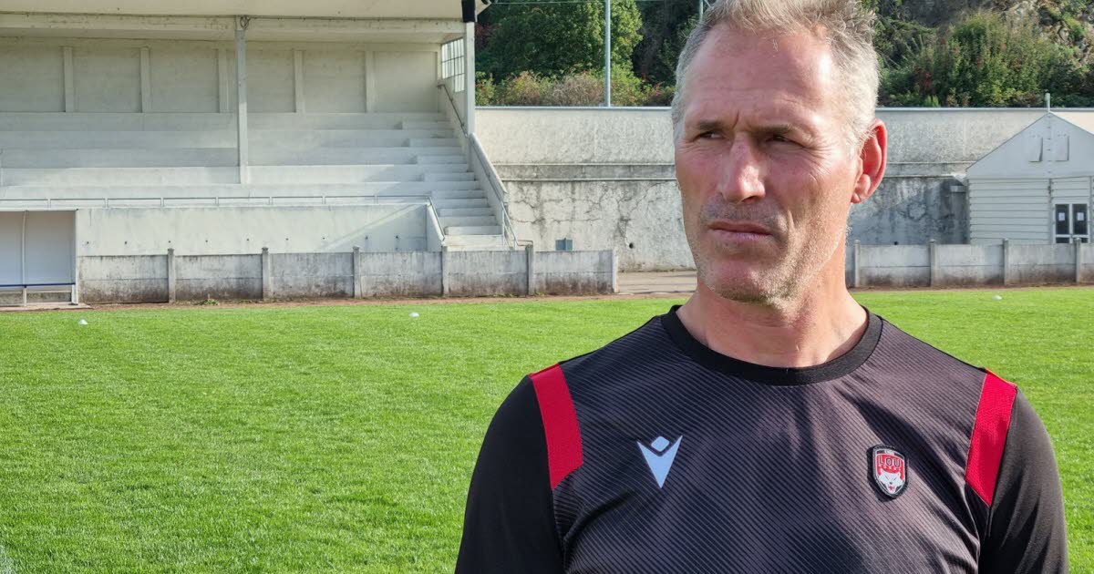 OL__Plus's tweet photo. Ancien capitaine du XV de France, Olivier #Magne débarque à l'OL... en tant que préparateur mental
#Staff
(Le Dauphiné avec AFP : https://t.co/dBQGRs34j4) https://t.co/Q6z4Vv1hXG