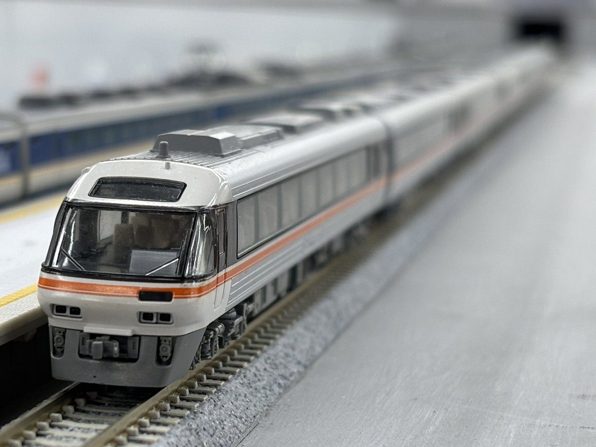 KATO キハ85 安いから2両、そしてなんやかんやで12両集めるほどになり