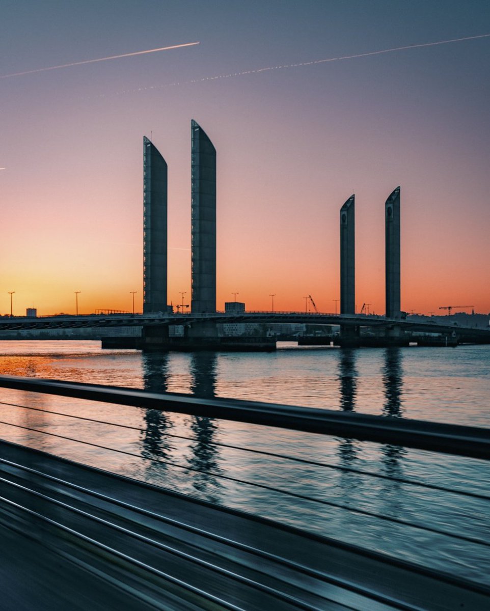 L'or du soir sur Chaban. ✨

@jejeplex