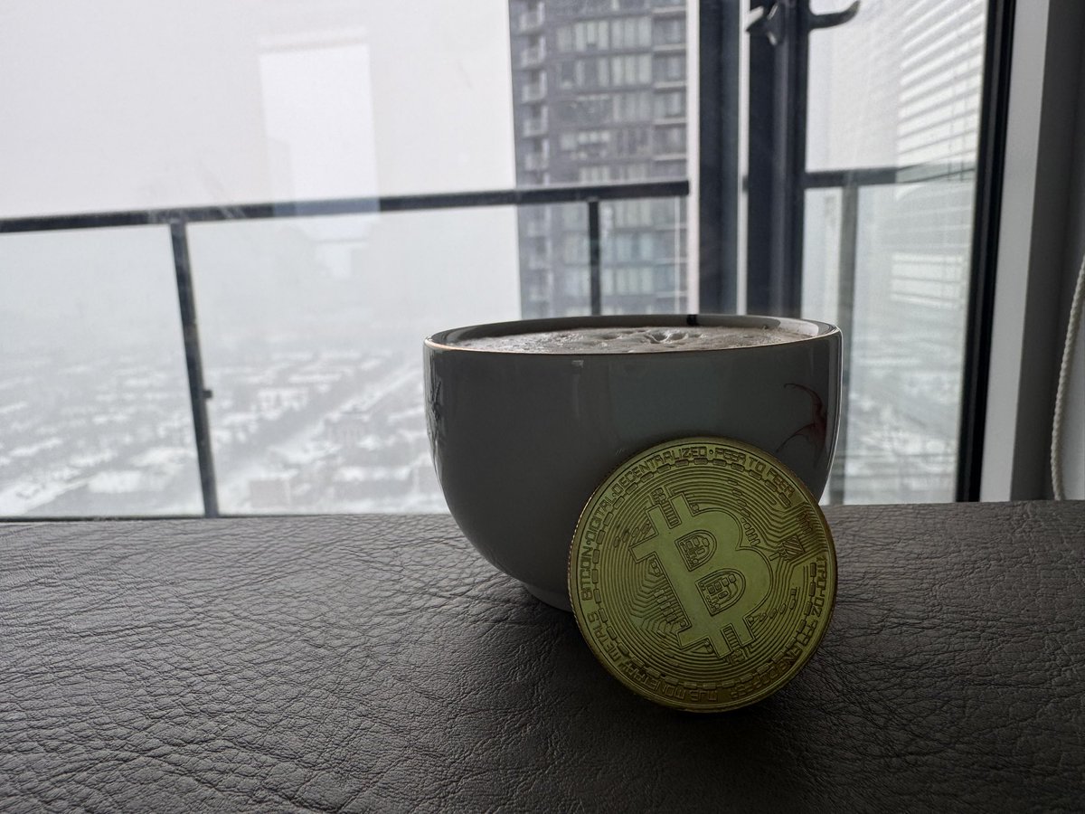 Woman Blockchain tweet media