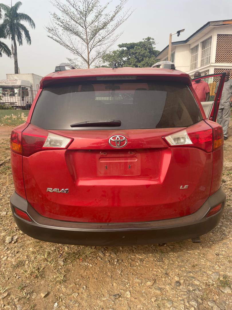 Guys I have these two cars for sale in Ibadan, please RT my customer is on your TL

1. 2015 Toyota Highlander XLE full option (49k miles) - 28M last

2. 2013 Toyota RAV4 LE (39k miles) - 21M last

NO FLOOD/ACCIDENT history 
(Abroad pictures available)