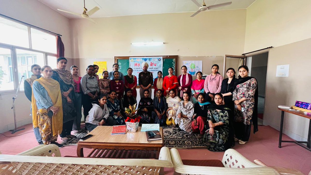 SangrurPolice's tweet photo. 🚦Traffic Education Cell of #SangrurPolice organized a seminar at Akal Degree College for Women, Vill. Fatehgarh Chhana to educate the students & staff about traffic rules, #RoadSafety, #DrugAbuse and #Helplines 112 & 1930
#TrafficAwareness #FollowTrafficRules https://t.co/cXsfJpQ1qY