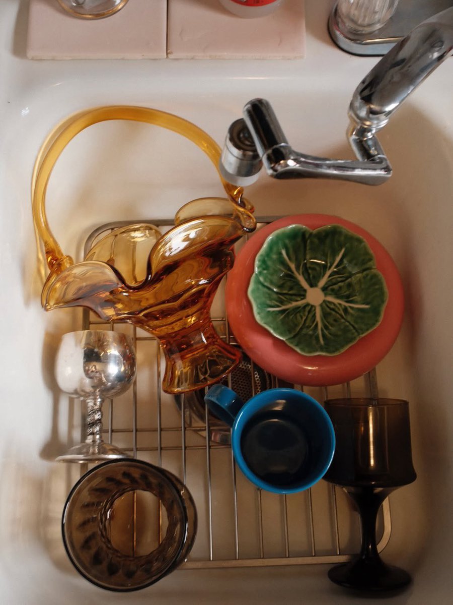 pamvonhadder's tweet photo. I want my chores to be this pretty https://t.co/9GjMDxehaH