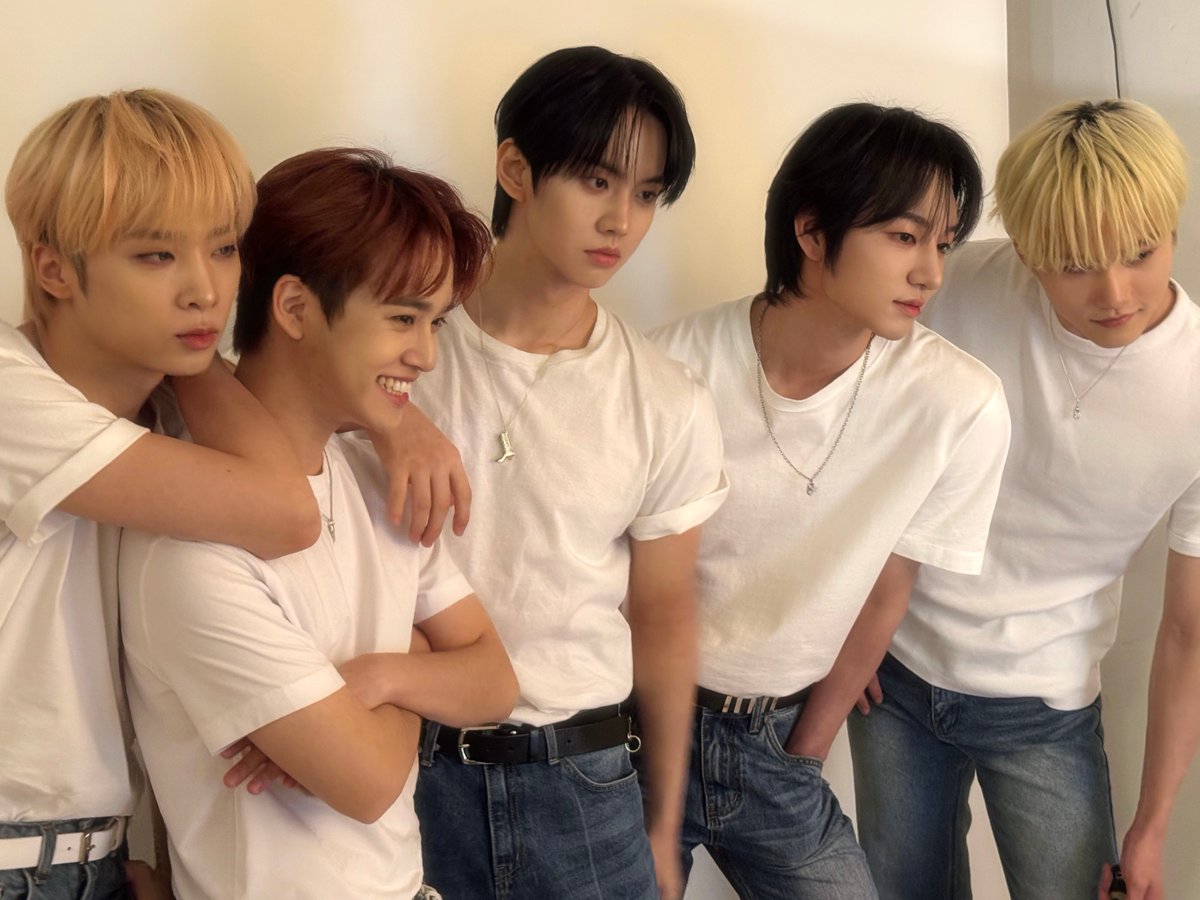 MCND_official tweet media