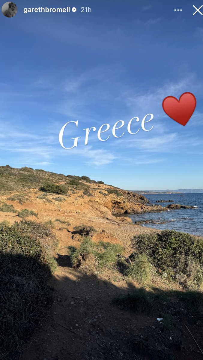 scarlet 🍓 tweet media