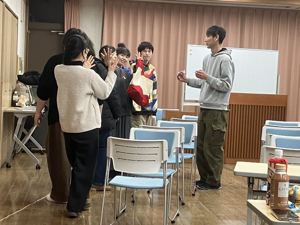 という事でいよいよ
全員無事に怪我なく？
辿りつきます
明日授業スタートです

パチパチ👏

アイロニーの丘
ご予約頂いたお客様の
心が弾んで帰って頂けるよう
一同、頑張ります