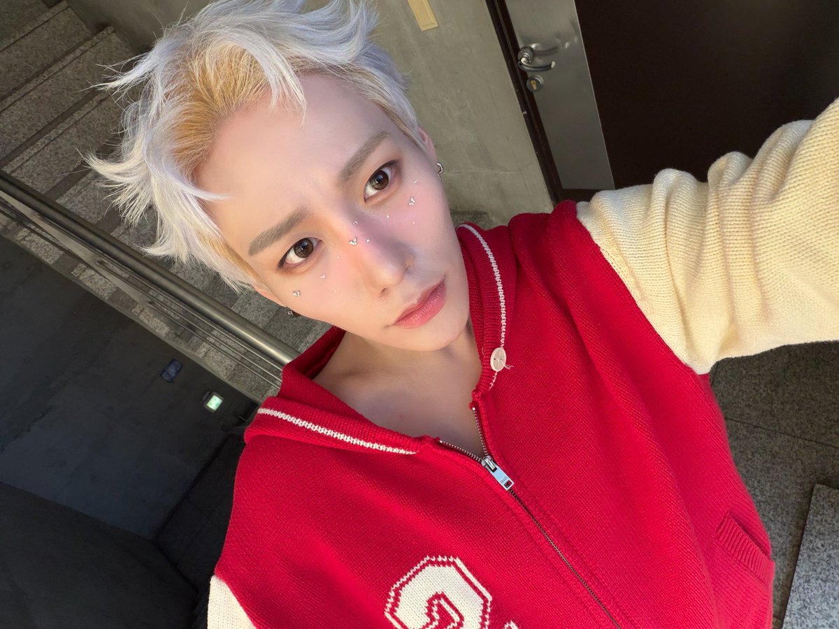 두달이라는 시간을 함께 했기에
마지막까지 예쁘게 활동 할 수 있었어🦋
항상 너한테 빛나는 사람이 될게🩵💙

#WAKER #웨이커 #ウェイカー
#세범 #SEBUM