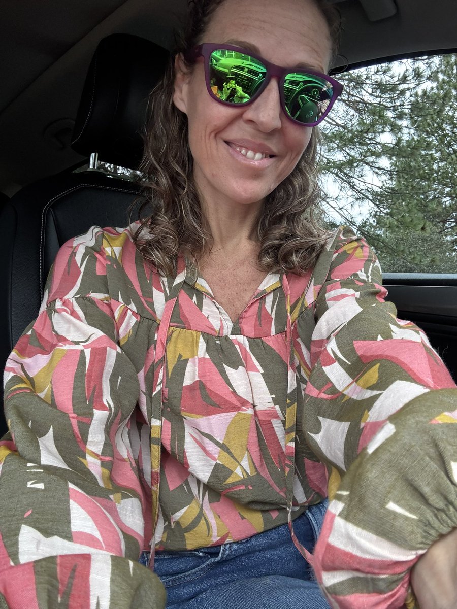 wildmombeth's tweet photo. I don’t wear makeup.. is 41 too old for a facial from you? https://t.co/Eol33YT3RV