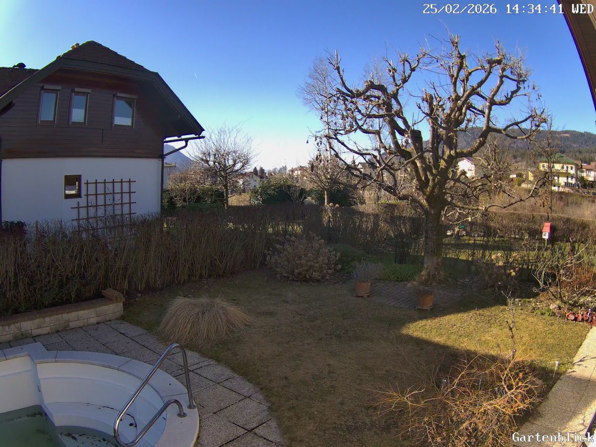 WWien10's tweet photo. 🌤️ Nachmittagsupdate – 25.02. | #Villach-Lind
Strahlender #Sonnenschein unter Hoch #Heiko ☀️
Aktuell 13,4 °C – damit klar der bisher wärmste Tag des Jahres 2026 in Lind!
💨 Schwacher NNO-Wind
💧 Trocken
📉 Luftdruck leicht fallend (1022 hPa)
Frühlingshafte Grüße aus Villach 🌼 https://t.co/r2FfneUio4