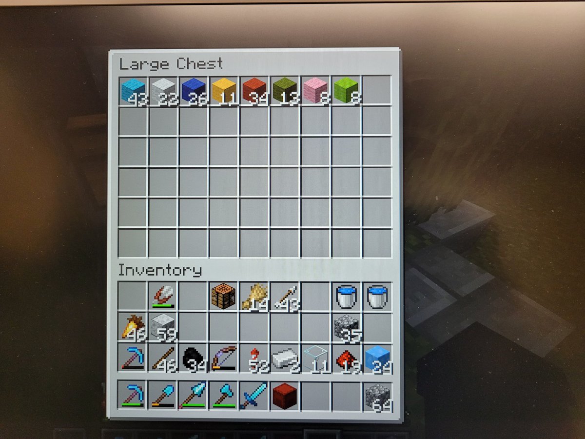 Landryj38's tweet image. Made a sheep farm 🚜
Needed that wool ASAP 😂
Not fancy… but VERY effective 💪
2 minutes of shearing and we’re stacked already 🐑
#Minecraft #SurvivalMinecraft #MinecraftFarm #WoolFarm #MinecraftBuilds #Grinding #LetsPlay #MegaBaseProgress