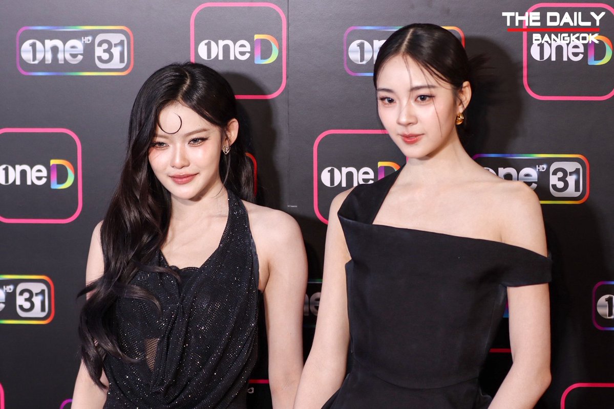 “มาเบล สุชาดา -เอินเอิน ฟาติมา” ร่วมเดินพรมแดง ในงาน “ปรากฏการณ์ one สนั่นจอ 2026” 

#oneสนั่นจอ2026
#Mabelz_PiXXiE 
#EarnEarnFatima