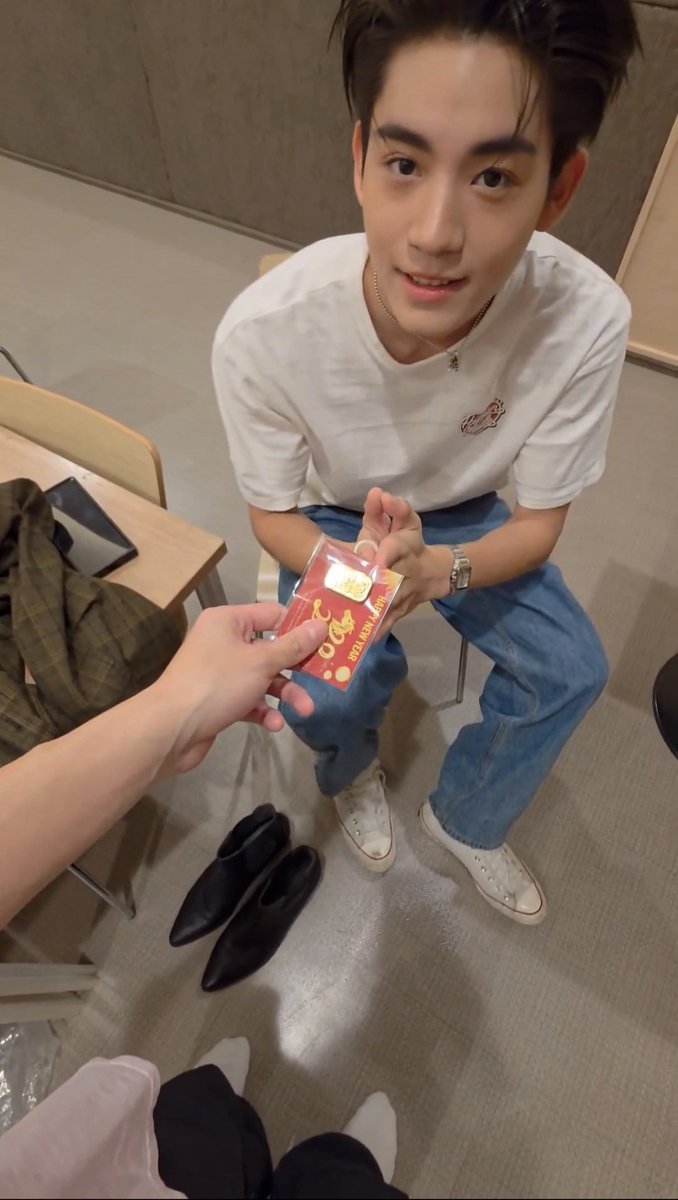 หล่อแบบไม่มีอยู่จริง เกินบรรยายอ้ะ

#Almondbabybigboy