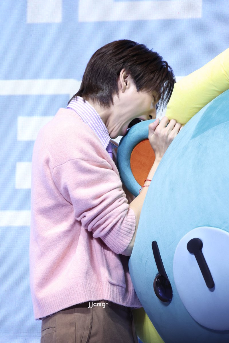 ค่ดซน กินหูลูกแล้วหนึ่ง

PHUWIN WITH MAMI GOP
#MamixPhuwin