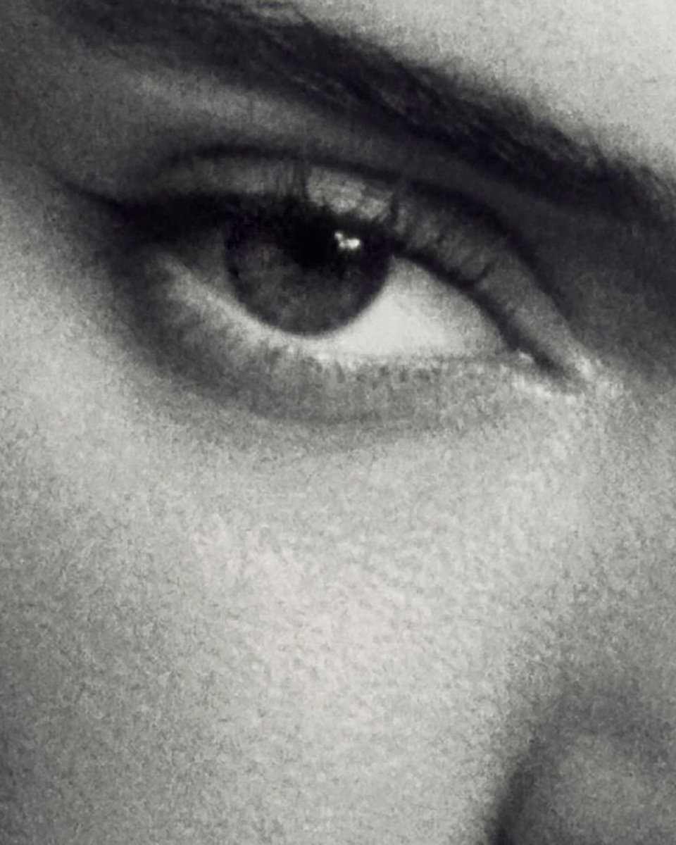 VEINTICINCO tweet media