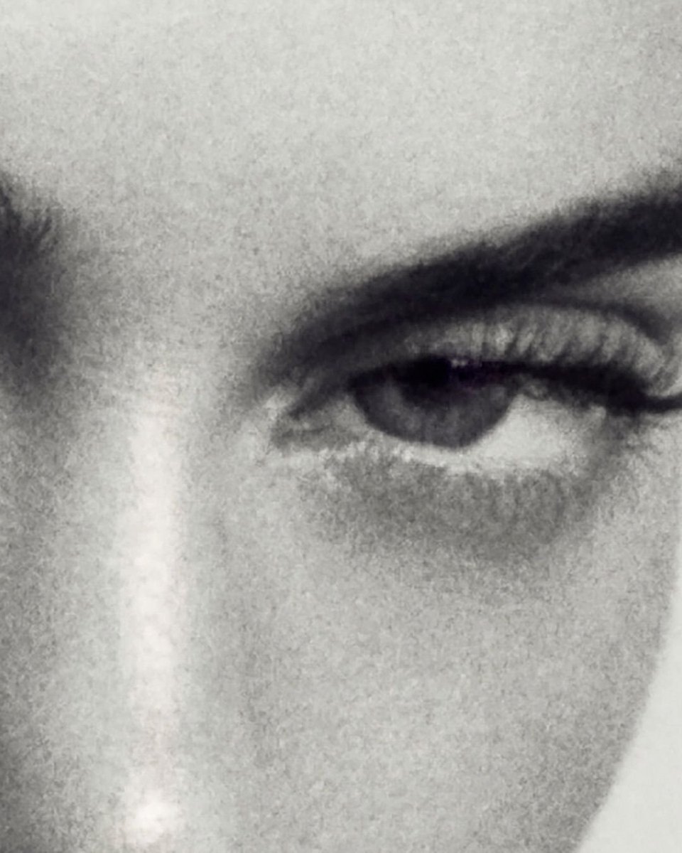 VEINTICINCO tweet media