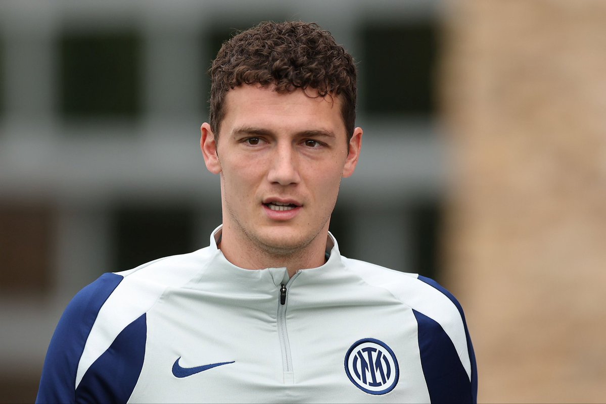 Yusty121's tweet photo. π¨ Borussia Dortmund is following the evolution of the Pavard situation with interest. At the moment, no concrete negotiations or an official offer to Inter are planned: rather, it is an exploratory survey conducted by the German club.
#Intertransfer
π©πͺ @BILD https://t.co/fR6dgPrHBs