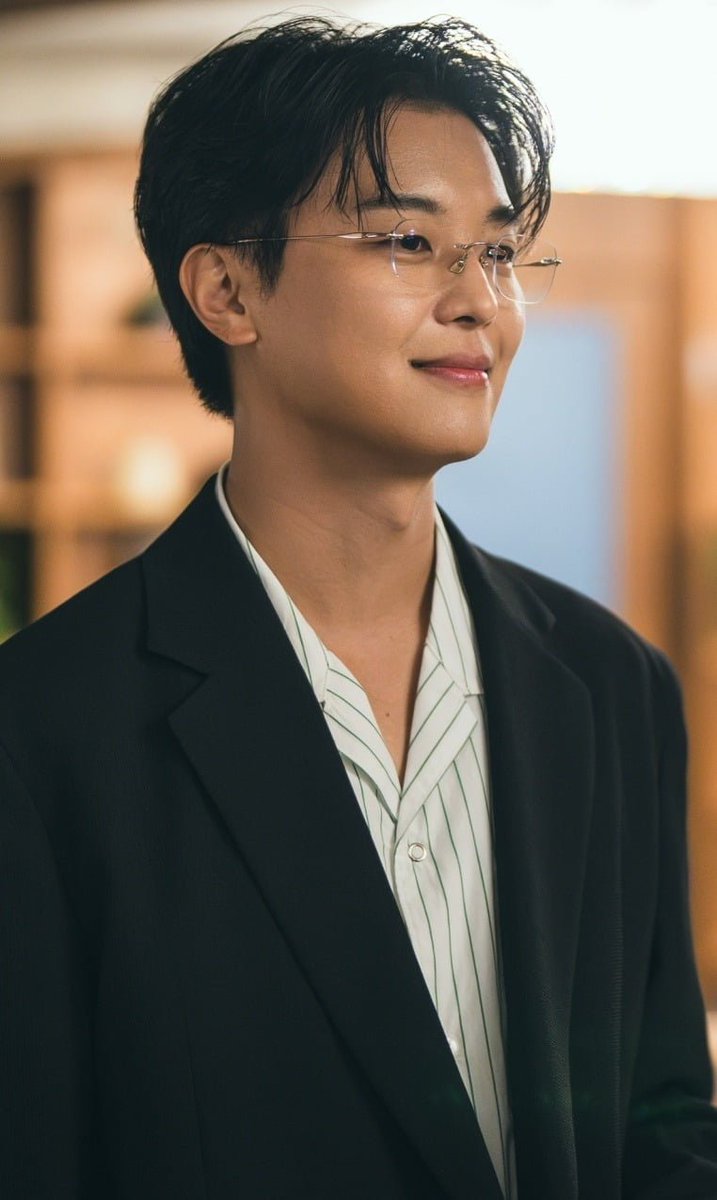 abs-oluteM tweet media