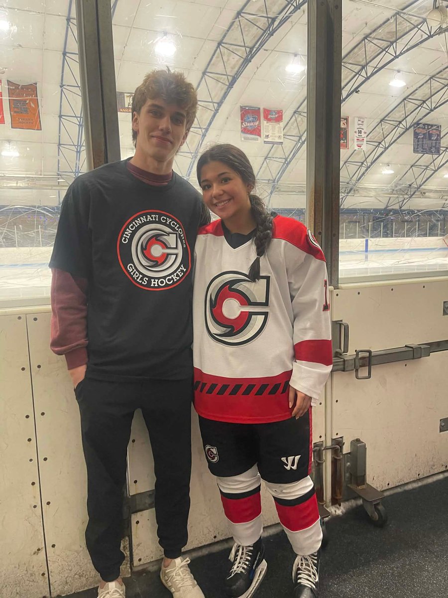Guy2Brody's tweet photo. Girlfriend’s hockey game! https://t.co/RuzHMQ2oMJ
