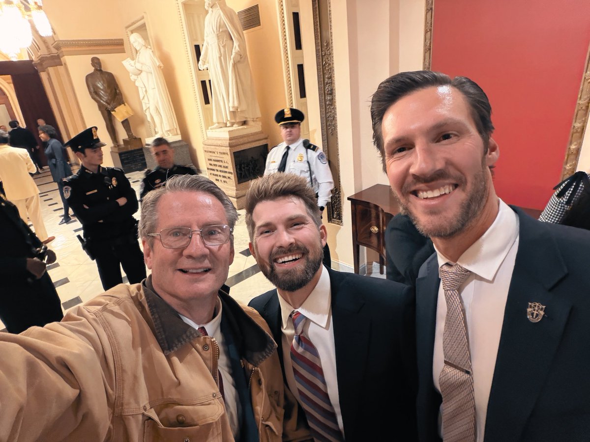 I finally got to meet one of my heroes in-person, <a href="/timburchett/">Tim Burchett</a>.

I am happy to report he is just as kind and generous as he seems on X.

Truly an incredible human being and I was honored to meet him.

Was great to see you, sir.