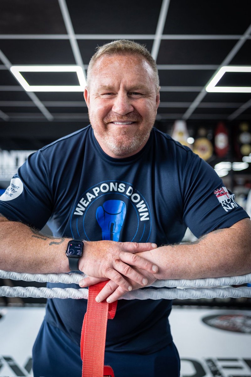 Weapons Down Gloves Up ⚪️ tweet media