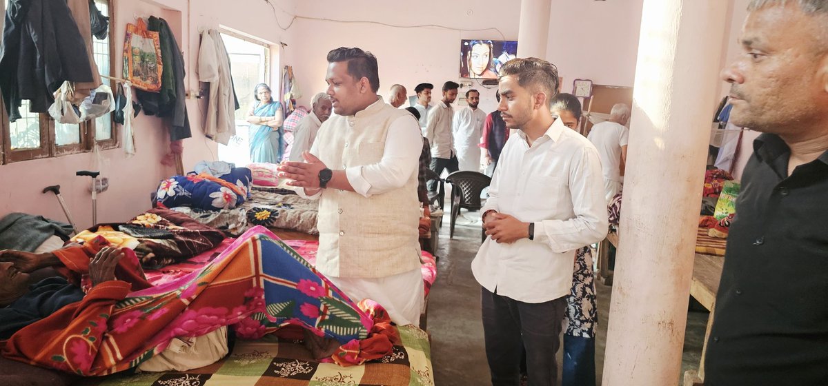 SFSawadh's tweet photo. #SFS_Awadh

सेवार्थ विद्यार्थी लखीमपुर इकाई के द्वारा सेवा प्रकल्प दर्शन के माध्यम से युवराज दत्त महाविद्यालय के छात्रों को यूपी भारतीय ग्रामीण विकास संस्थान तथा समाज कल्याण विभाग द्वारा संचालित वृद्धाश्रम का भ्रमण तथा वृद्धजनों से संवाद किया गया गया। https://t.co/jSZJ2sgpsj