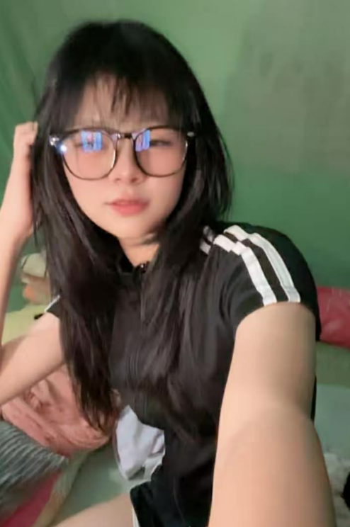 Left Right tweet media