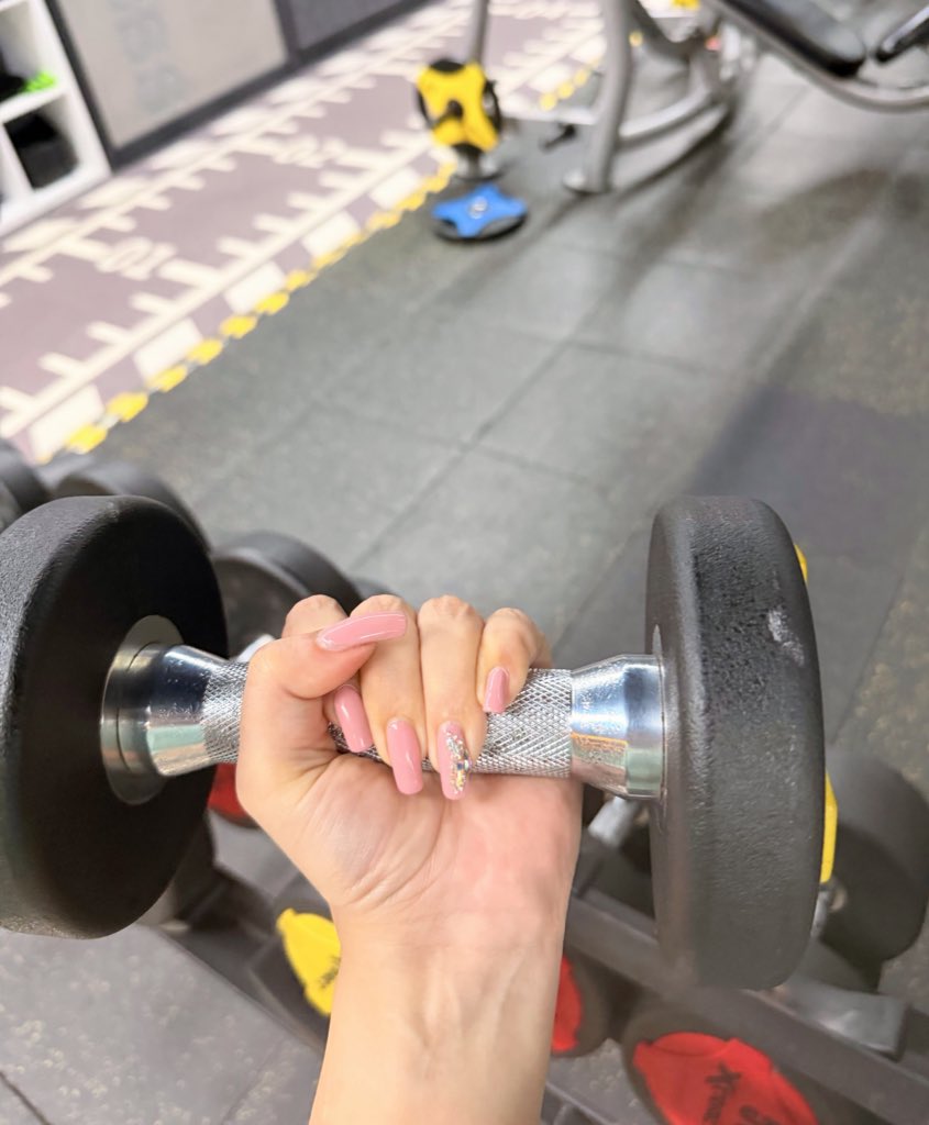 Namzzy123's tweet image. Hope to break a sweat, not a nail