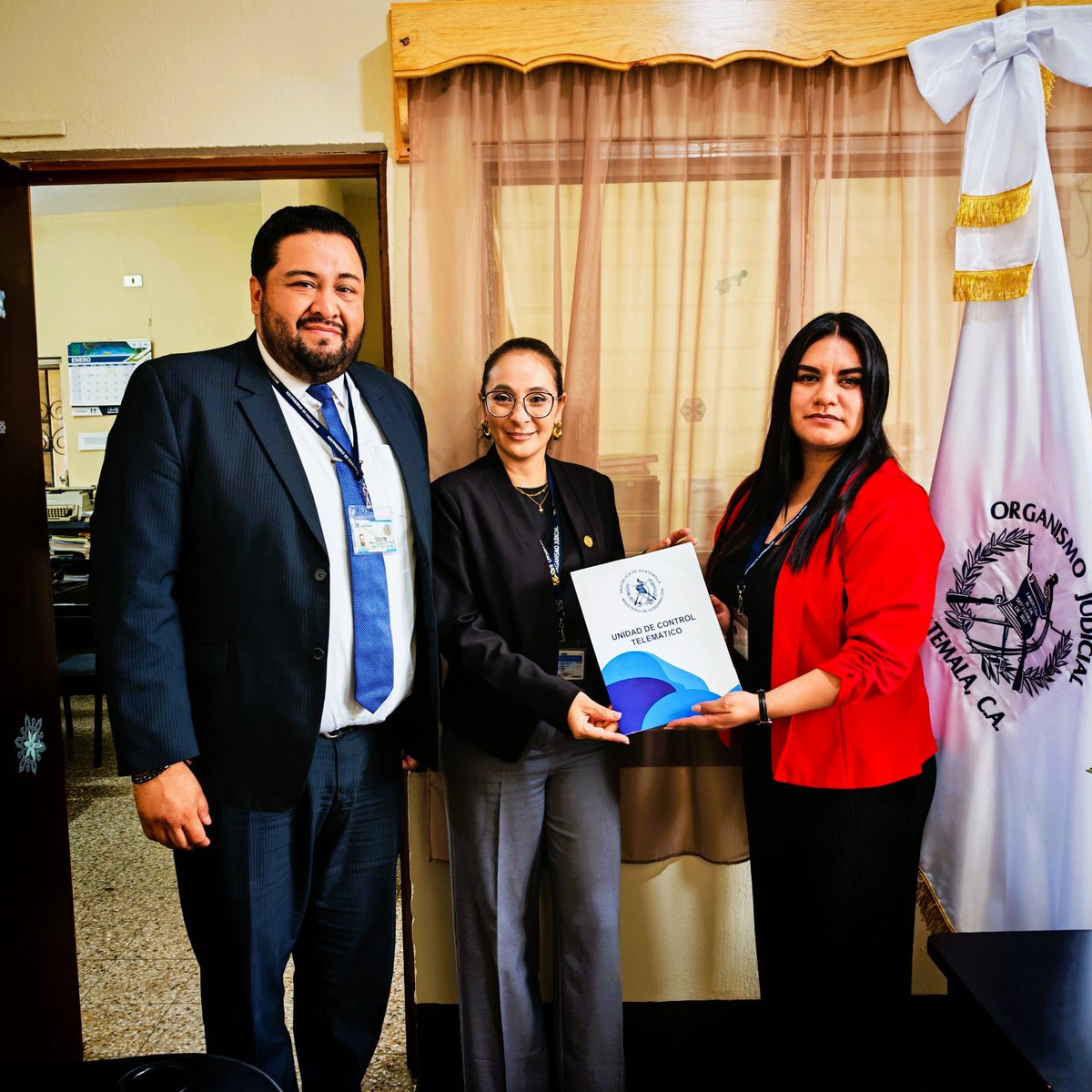 UCTMINGOB's tweet photo. 📢 #GiraInstitucional | La @UCTMINGOB continúa recorriendo #BajaVerapaz.
Visitamos:🏛Juzgado de Paz del @OJGuatemala: #Granados, #Rabinal, #ElChol y #SanMiguelChicaj
Socializamos con autoridades judiciales el funcionamiento y beneficios en materia de Familia y Penal. ⚖️💻 https://t.co/rybmPYqTmr