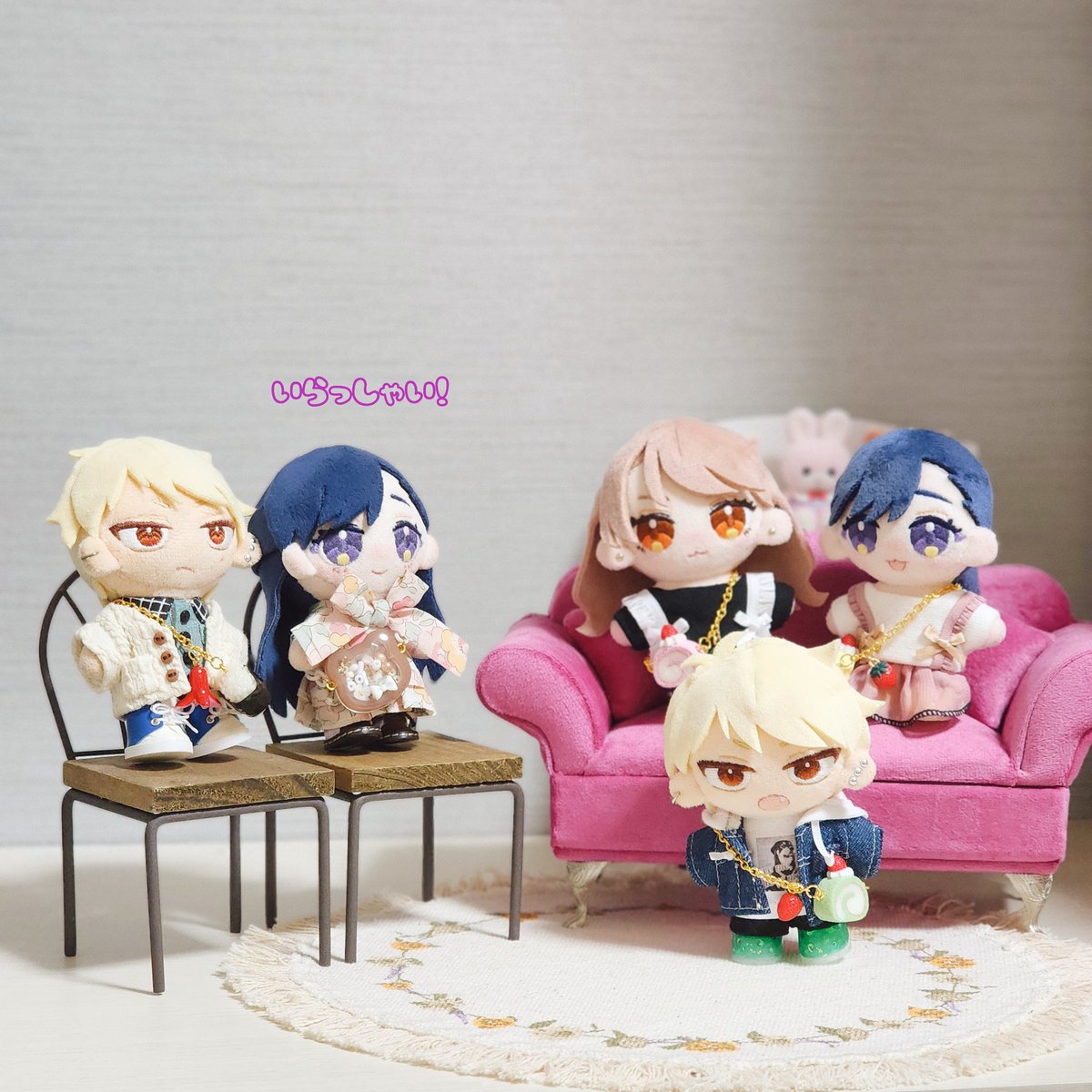 ちぷ屋様(@mgmgchip)に大春&かりんちゃんぬいを制作いただきました…!!初代大春も大事大事なのですが委員長のヘアアレンジしたい気持ちがつのって…せっかくなら…と色々考えたらこんな最高なことに…😭😂🙏🎊いつも大感謝です…🫶🫶🫶 