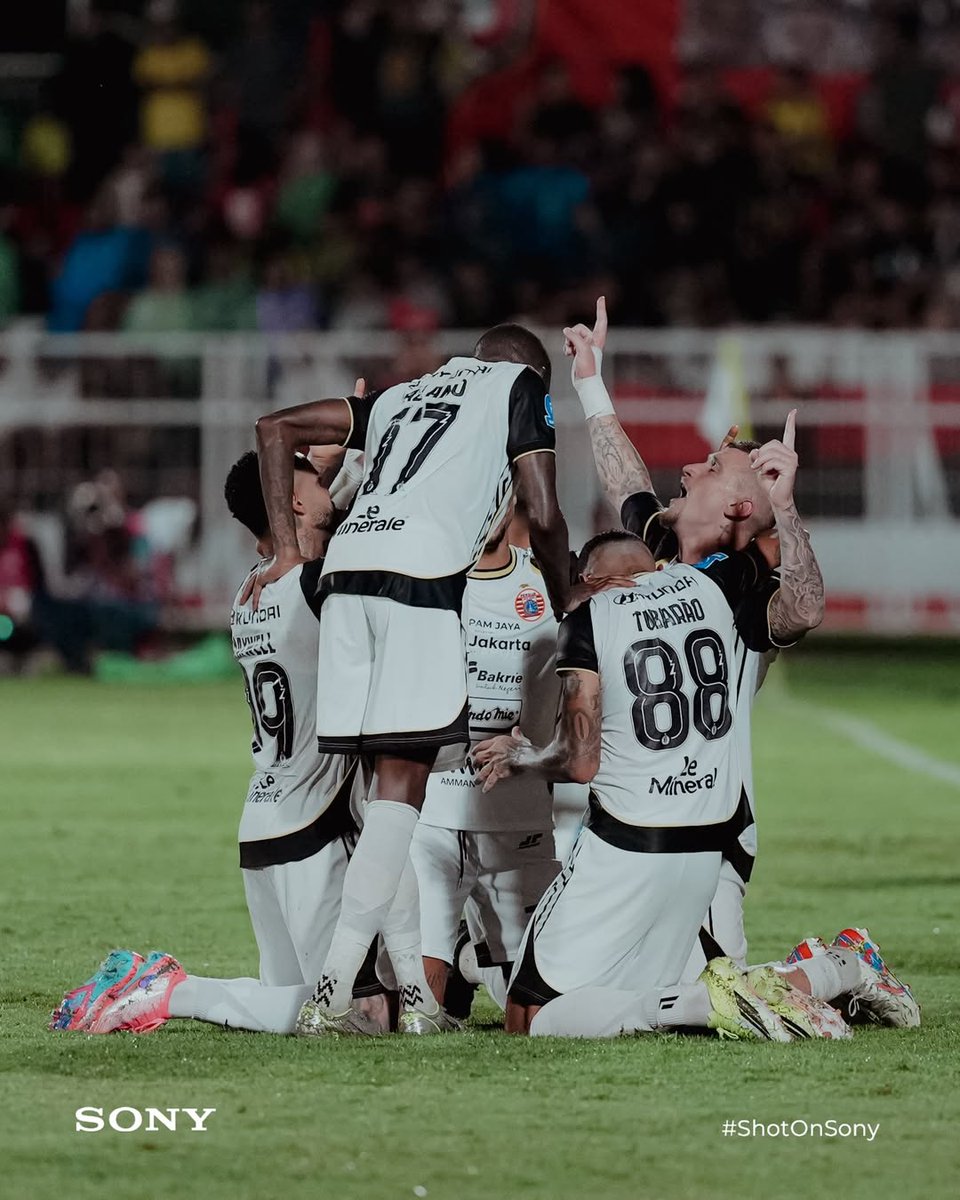 Persija di Ternate:

🛬 Datang
⚽ Main
🏆 Menang
🛫 Pulang

Diketahui Persija memilih untuk tidak ambil official training karena demi recovery pemain setelah perjalanan panjang ke Ternate. 

#Mediapersija