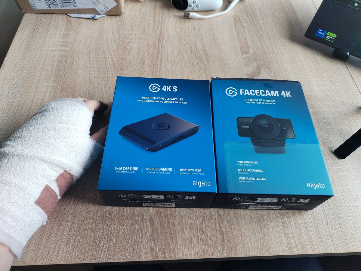 TheGamesTester's tweet image. Incredibly big shout out to @elgato for sponsoring me with the 4K S capture card and Facecam 4k. So I can do my one handed gaming video's the next couple of weeks. While I recover from CTS. 

#Elgato #adaptivegaming #gamingwithhandicap