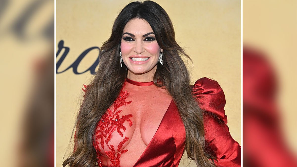ComploploWatch's tweet image. Ce n'est pas bon signe quand on commence à vider ses bordels et ses #prisons pour recruter des ambassadeurs des #ÉtatsUnis.

Donnie #Trump l'a fait ! 🇺🇸 

↙️ @USAmbassadorGR : Kimberly Guilfoyle, 'model'.
↘️ @USAmbFrance : Charles #Kushner, maître chanteur.
