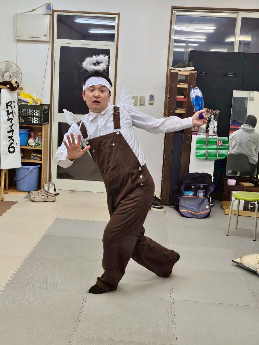 みんなも、奥山さんの独特なスイングを見に来ないか？

【HP】
rh-mainasu6.studio.site

#秋田市　#演劇　#OJ3