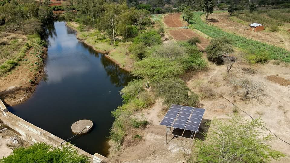 GodfreyDonald1's tweet photo. Machakos County Govt has prioritized provision of accessible sufficient clean water for domestic use and Irrigation farming through construction of weirs and dams.This has significantly boosted the economy leading to improved livelihoods of the people. #MachakosCountyAddress https://t.co/06dEYoav8n