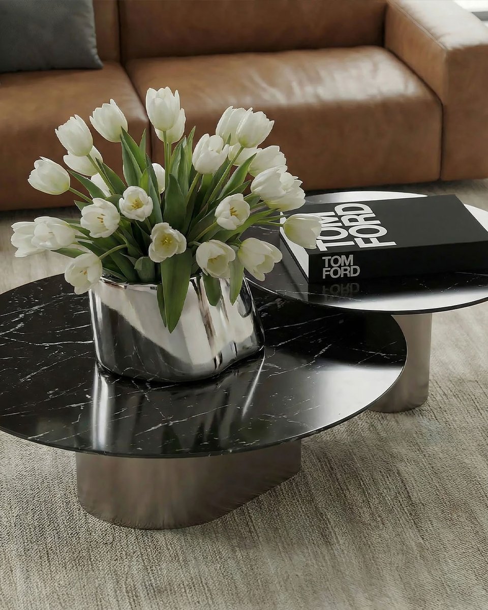 LivareaBerlin's tweet image. Leder. Marmor. Holz.
Mehr braucht es nicht für das perfekte Wohnzimmer.

Das Cloud Sofa von Prostoria und der Dakry Couchtisch von al2 sind ein echtes Dreamteam für alle, die warme Erdtöne lieben.
livarea.de/al2-dakry-006-…

#InteriorDesign #Prostoria #DesignMöbel #Livarea