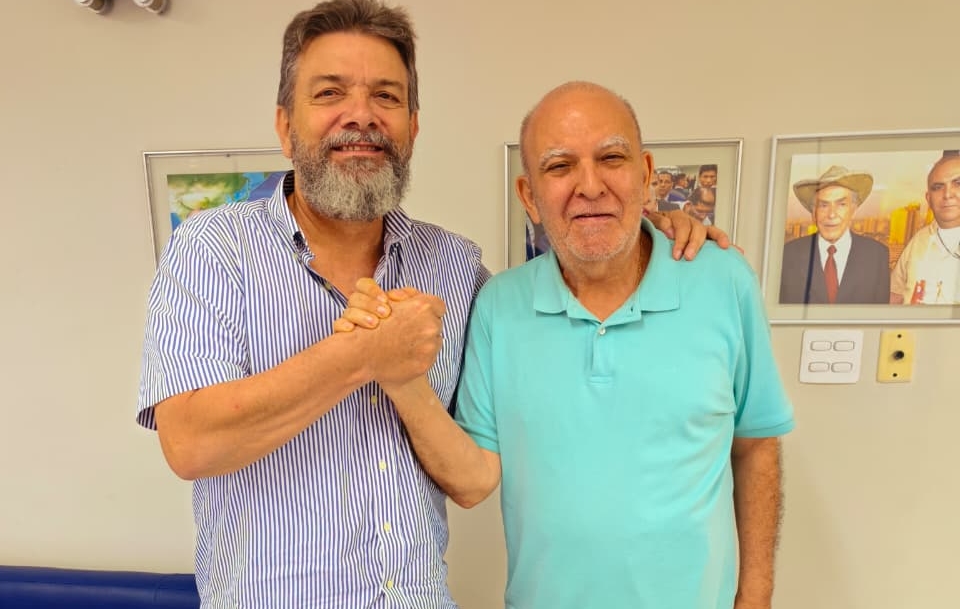 🤝 Miguel Torres e Márcio Ferreira se reuniram para debater a conjuntura industrial e buscar soluções conjuntas para o setor da borracha.
📈 Diálogo, inovação e desenvolvimento em pauta!

#Indústria #SetorDaBorracha #Desenvolvimento #Empregos #Inovação
