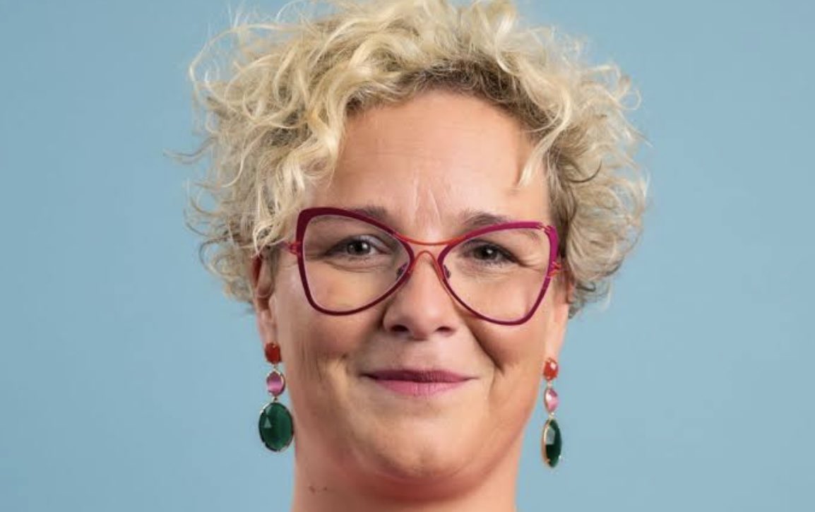 Madam " geen steun" is terug.
Alle debatten die worden aangevraagd die belangrijk zijn voor de Nederlandse bevolking, o.a. Voor ouderen / gehandicapten / kinderen worden door dit mens geblokkeerd.
#D66 is en blijft kwaadaardig.

#WiekePaulusma #D66