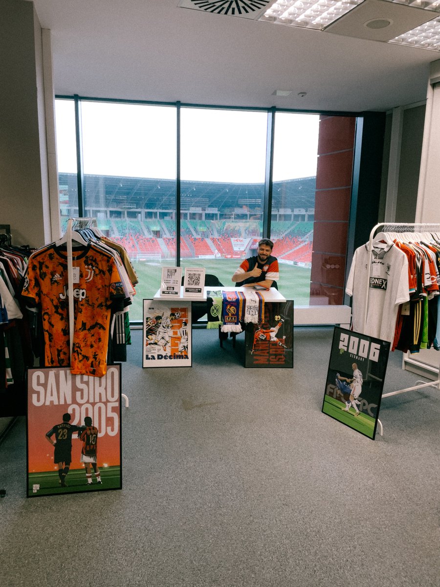 JKopcik's tweet photo. Fantastyczny @kits_up w Tychach za nami. Miniona sobota stała pod znakiem koszulkowo-piłkarskiego święta. A my, oprócz plakatów i naszych t-shirtów, pierwszy raz przywieźliśmy też koszulki piłkarskie. Było mega! Dzięki 🤩 https://t.co/jf4rb3dqDB