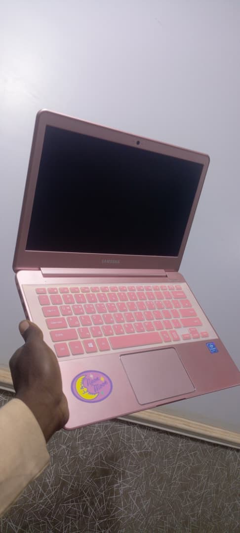 Onway20's tweet photo. Samsung 910s (very slim ) 

Processor: intel
Ram:4gb
Ssd:128gb 
Size:13 inches. 
Charger✅

Bonanza Price: 120k https://t.co/7UFbBnRg08