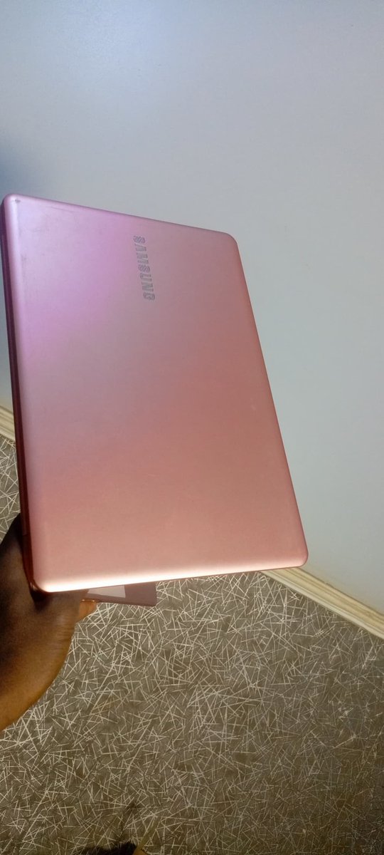 Onway20's tweet photo. Samsung 910s (very slim ) 

Processor: intel
Ram:4gb
Ssd:128gb 
Size:13 inches. 
Charger✅

Bonanza Price: 120k https://t.co/7UFbBnRg08