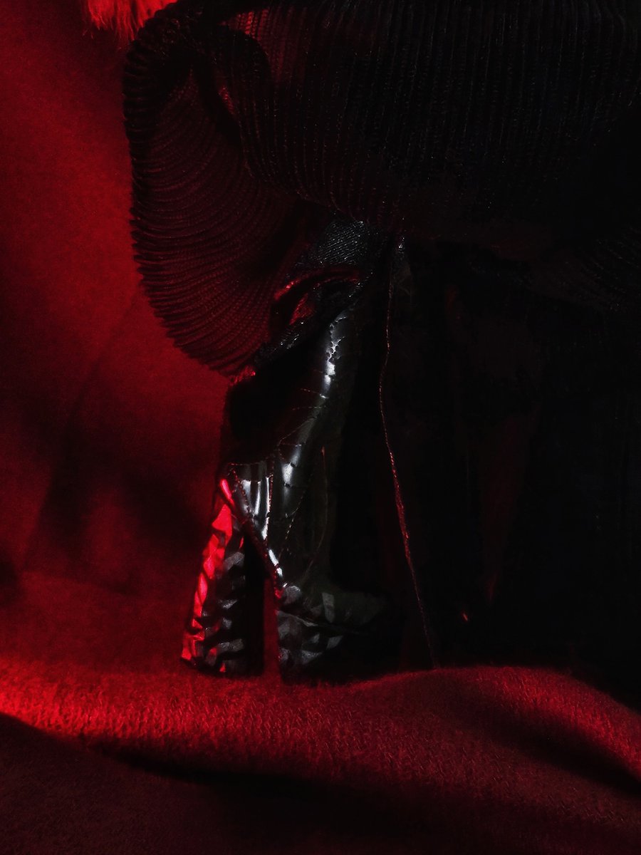 𝔰𝔠𝔞𝔯𝔩𝔢𝔱 𝔡𝔢𝔞𝔱𝔥 tweet media