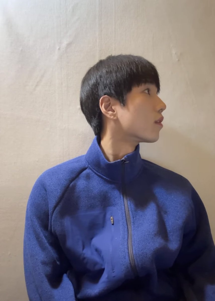 옆얼굴이 어떻게이래 나진짜울거야