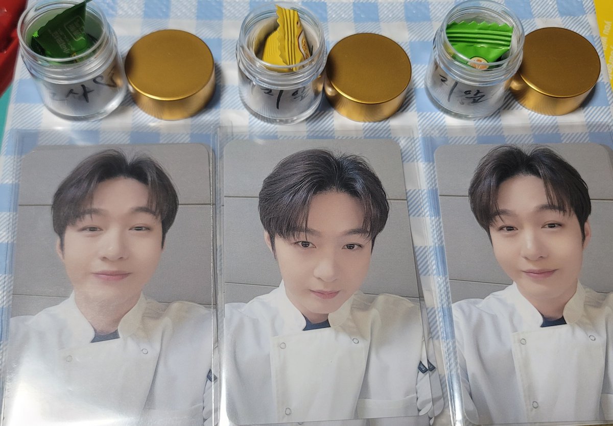 [생일기념 rt이벤트]
사랑하는 창섭이의 생일을 기념하며 행복했던 기억이 가득한 앙콘 컨페티+스페셜팬싸에서 아티가 준 사탕+미공포1세트를  총 3명 뽑아서 보내드립니다.
참여방법:rt+♥
당발:26일이 지나기전에♡
*배송비 당첨자 부담입니다*
*생파에서 받으셔도 됩니다*