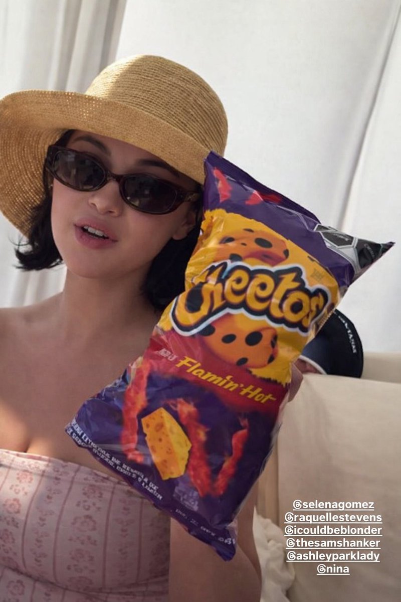 Cheetos girlie since day one! 🧀🌶️🥵