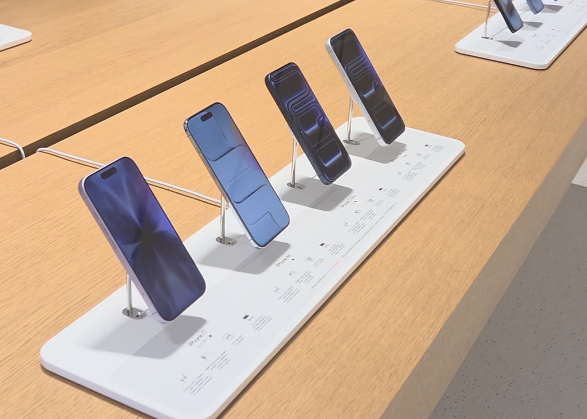 digitindia's tweet image. First look of Apple Store Borivali | Here's your first look at the Apple Store in Boriwali  Mumbai which opens to public on Thursday, February 26.

#apple #applestore #appleindia #iphone #tech