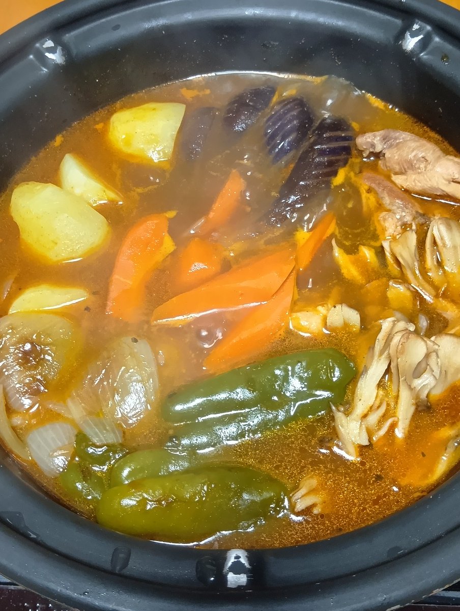 morisinisirom's tweet photo. ごろごろ野菜で作る スープカレー用スープ(モランボン)。カレー味にハズレなし。 https://t.co/i8Oairl7nR