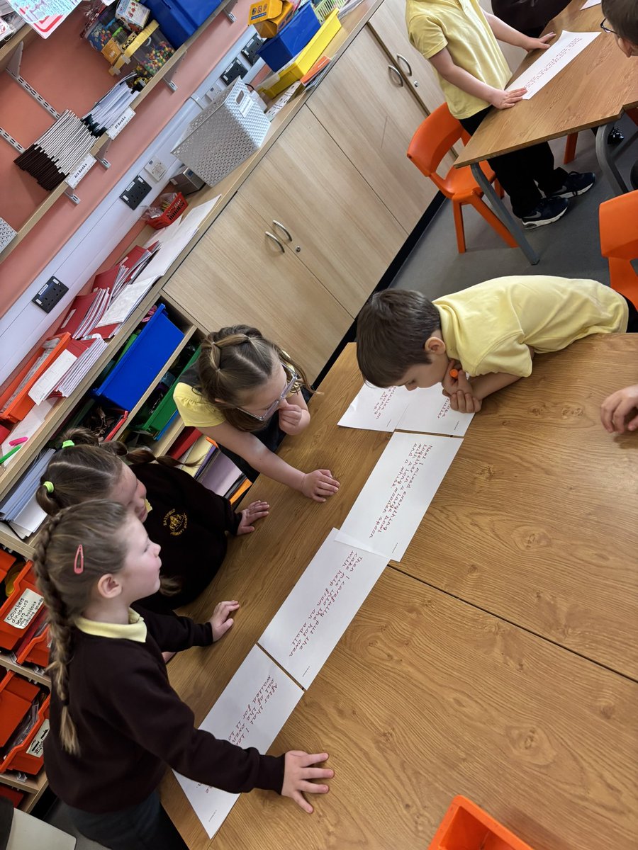 EastfieldPSHull's tweet photo. 1SL have been exploring recounts this week and have practised ordering a recount using adverbs of time to help them.
#epsenglish #epswriting https://t.co/Dx73X3lD5b