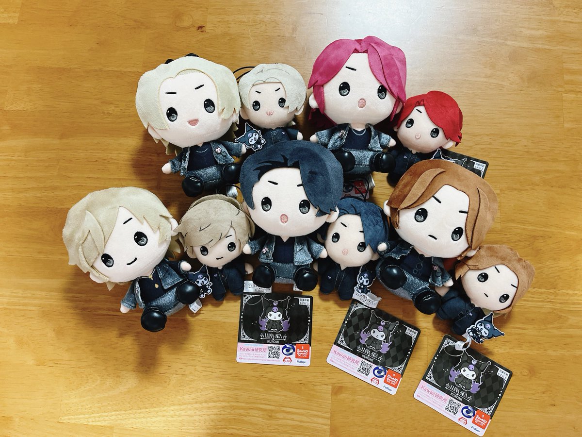 LUNA SEAラウンドワンぬいぐるみと公式のぬいぐるみ🖤🖤🖤🖤🖤 並べ